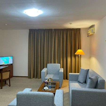 Tengri Hotel Atyraū Dış mekan fotoğraf