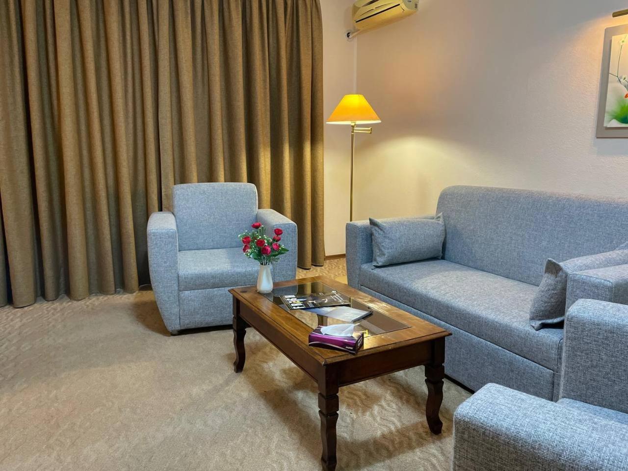 Tengri Hotel Atyraū Dış mekan fotoğraf